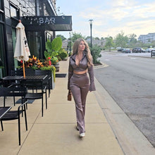Load image into Gallery viewer, Satin Bell Sleeves and Pants Set
