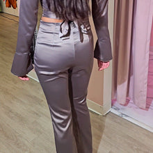 Load image into Gallery viewer, Satin Bell Sleeves and Pants Set
